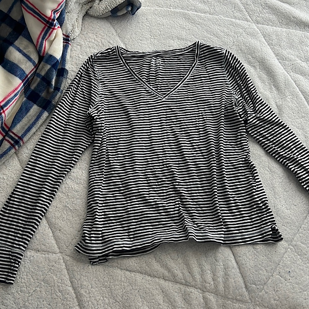 So x large long sleeve. navy and white
